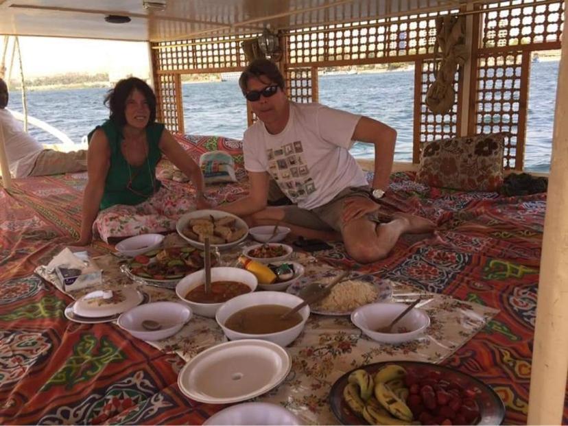 לוקסור One Love Guesthouse & Restaurant מראה חיצוני תמונה