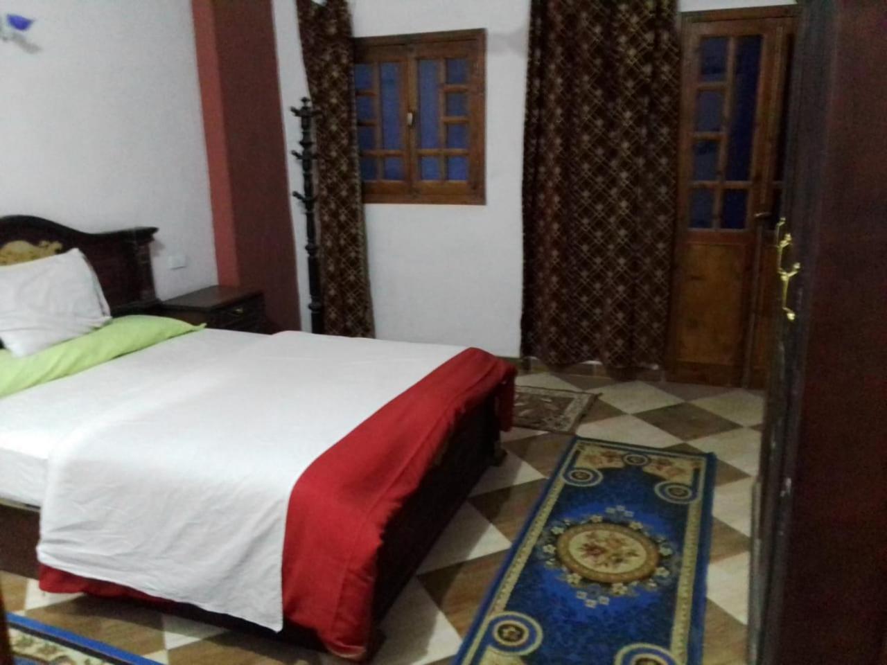 לוקסור One Love Guesthouse & Restaurant מראה חיצוני תמונה