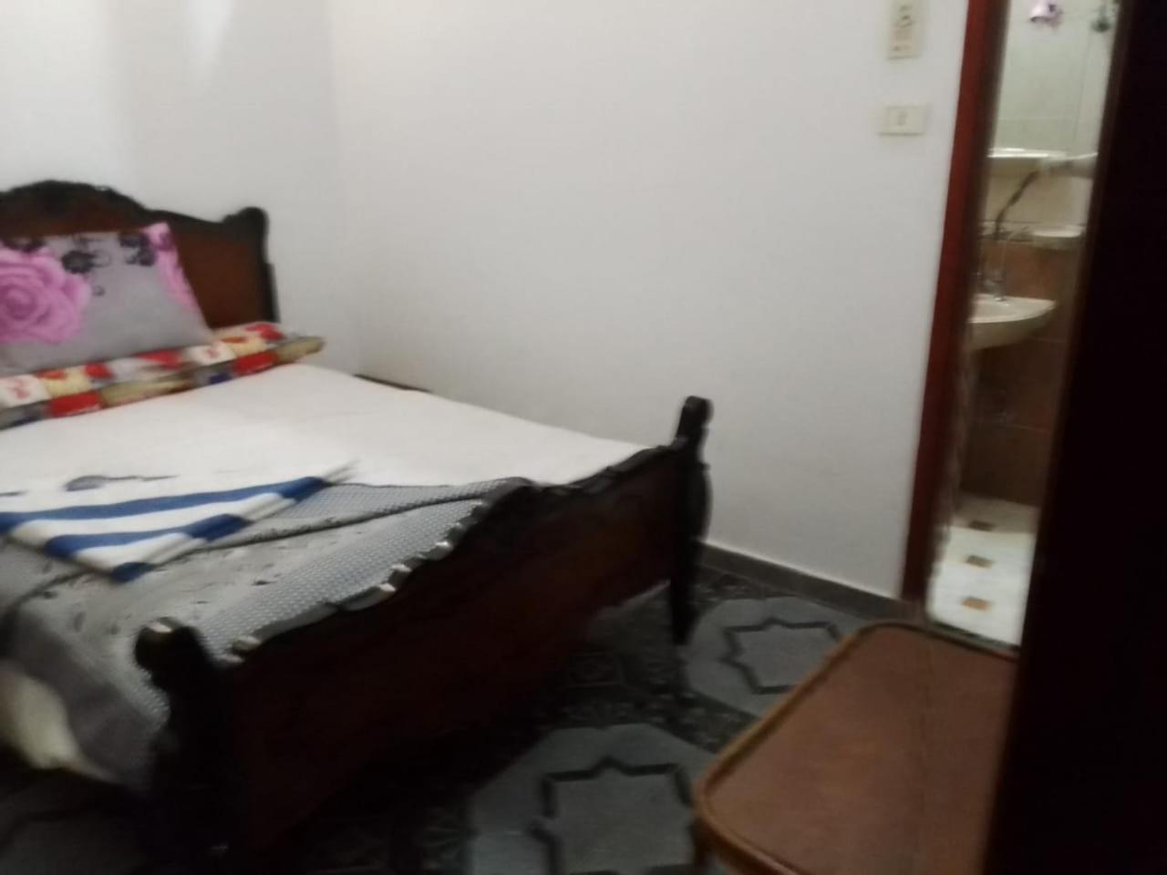 לוקסור One Love Guesthouse & Restaurant מראה חיצוני תמונה